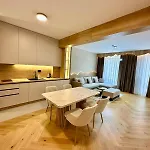 Kristal Lux アパート ヤホリナ