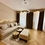 Kristal Lux ياهورينا