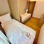 Kristal Lux アパート