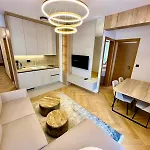 Kristal Lux アパート *