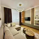 Kristal Lux ヤホリナ