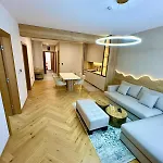 Kristal Lux アパート ヤホリナ