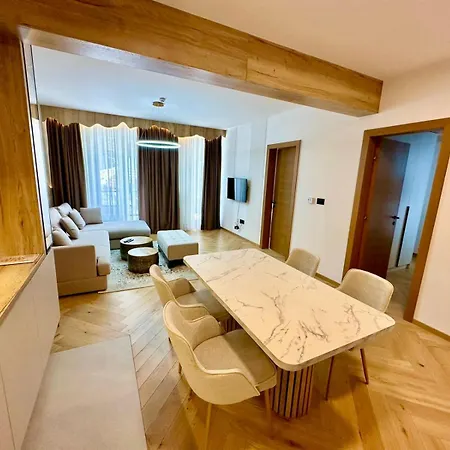 Kristal Lux アパート *