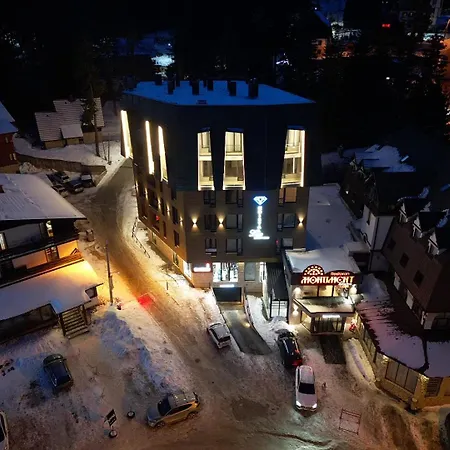 アパート Kristal Lux ヤホリナ